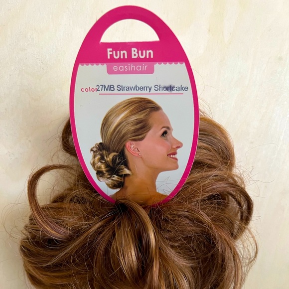 Messy Bun - Fun Bun - Strawberry Shortcake Colour (light red) - Picture 1 of 4
